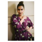 Sonam Kapoor Instagram - I’m wearing one of my favourite jumpsuits from Rheson's 80s collection. 🙌 One piece of pure retro style. 💖 For @VDWthefilm promotions In @WeAreRheson 💎: @misho_designs 👩: @namratasoni 📸: @thehouseofpixels