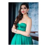 Sonam Kapoor Instagram – 🎂 #IWC150
For @iwcwatches_india
@iwcwatchesarabia
👗: @ashistudio @chopard 👠: @manoloblahnikhq 👩🏻:@namratasoni @deeptiaggarwal 
Styling:@rheakapoor
Styling Assistants: @abhilashatd
Styling Assistants: @chandiniw
📸:@thehouseofpixels