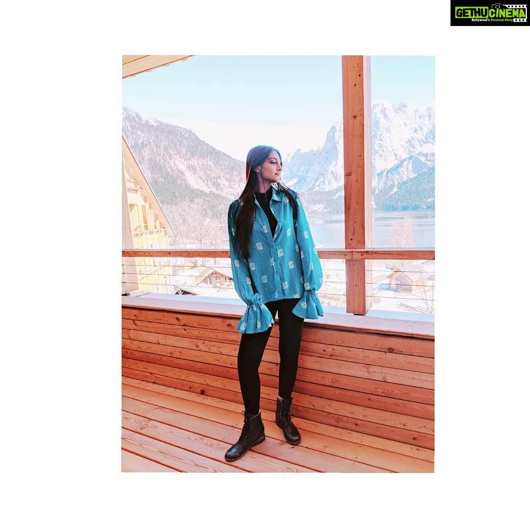Sonam Kapoor Instagram - detoxing is hard but wearing @wearerheson just makes it cuter! ♥️♥️♥️ Altaussee