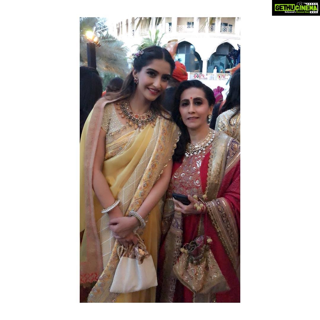 Sonam Kapoor Instagram - Happy happy birthday to my favourite person in the world. Ma you will always be the ideal I look up to.. love you the most! ❤️❤️❤️❤️❤️👩👧 @kapoor.sunita