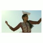 Sonam Kapoor Instagram - Can't believe it's already been 9 years since Delhi 6! I still remember it like it was yesterday. 😍 Trust me though, dancing with that pigeon on my head was not as easy as it looks. 🙈 #9YearsOfDelhi6