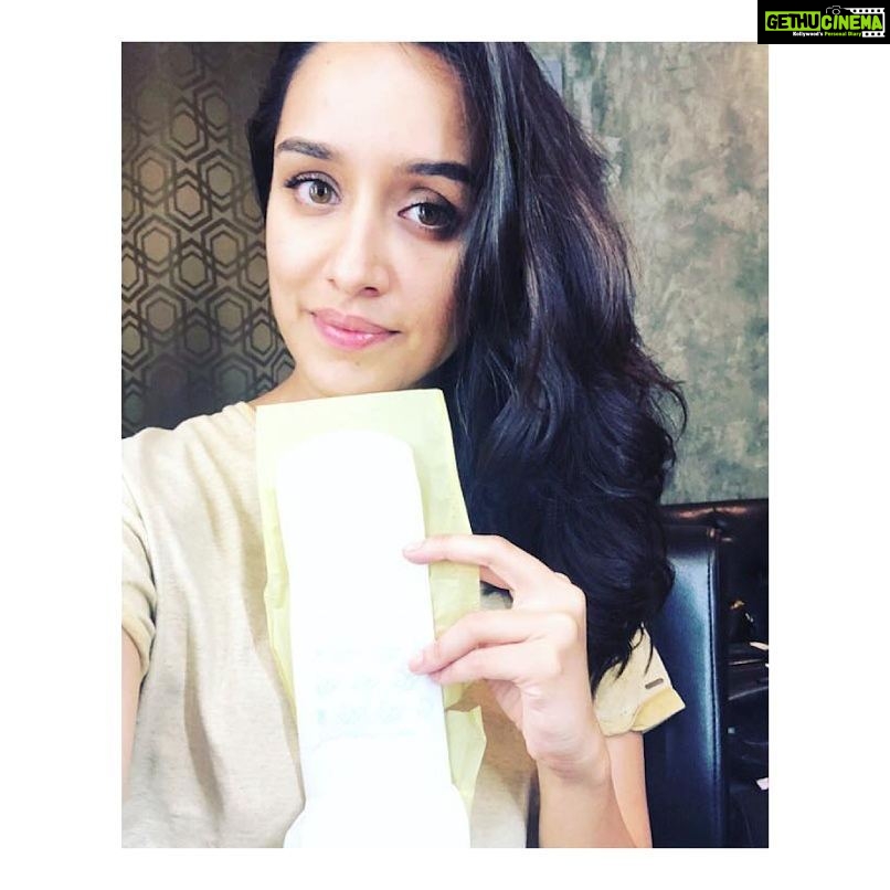 Sonam Kapoor Instagram - #Repost @shraddhakapoor ・・・ Yes there is a pad in my hand and there is nothing to be ashamed. It’s natural! Period.#PadmanChallenge Good luck for the release tomorrow team #PADMAN. What a terrific subject to have a film about!👌🏻So inspiring!♥️ @akshaykumar @sonamkapoor