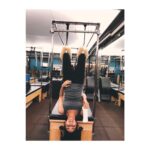 Sonam Kapoor Instagram - #repost @aliaabhatt Just hanging around in the gym.. with a pad :) no biggie! Thank you @akshaykumar for the challenge.. I shall challenge my fellow gym-ers @YasminBodyImage @sophiechoudry & @poornapatel #PadManChallenge