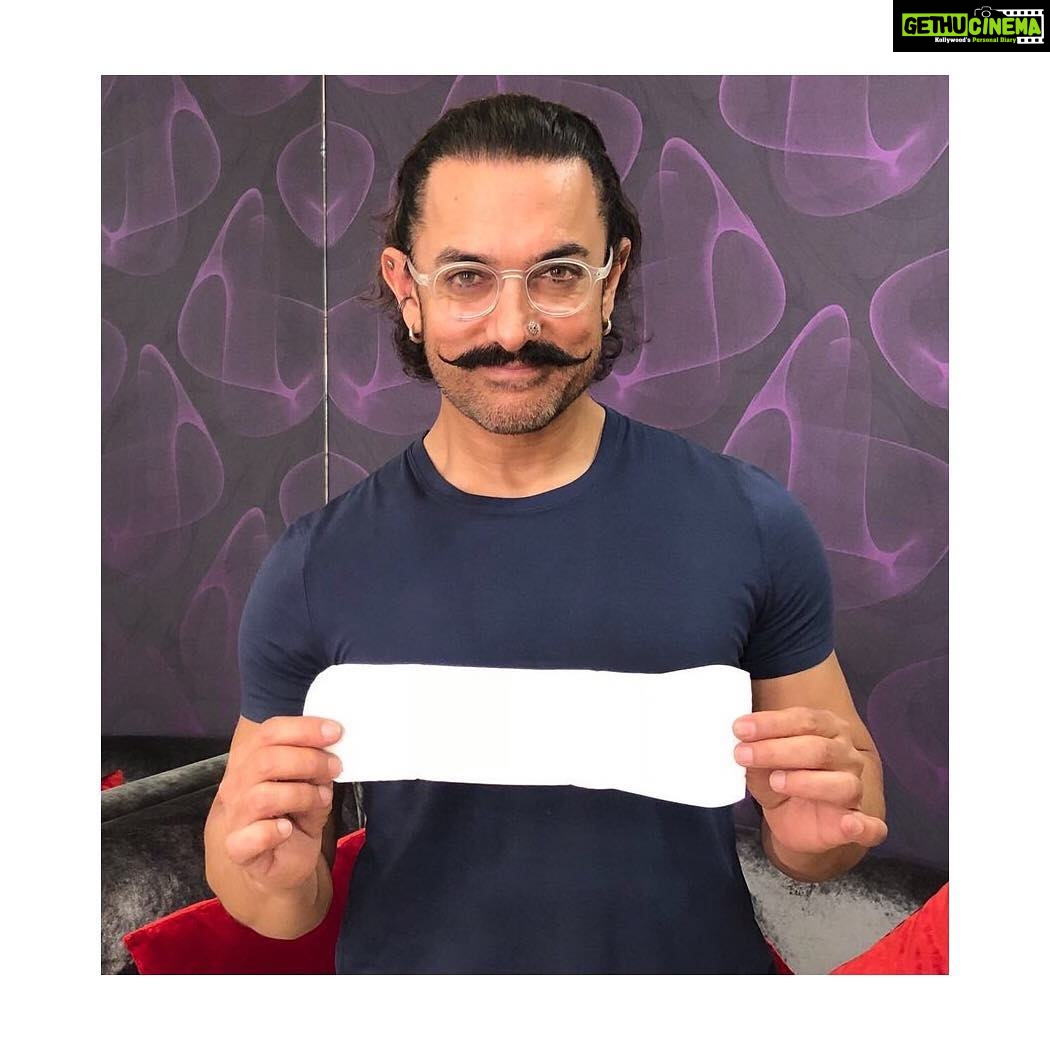 Sonam Kapoor Instagram - #Repost #aamirkhan Thank you @mrsfunnybones Yes, that’s a Pad in my hand & there's nothing to be ashamed about. It's natural! Period. #PadManChallenge. Copy, Paste this & Challenge your friends to take a photo with a Pad. Here I am Challenging @SrBachchan , @iamsrk & @BeingSalmanKhan