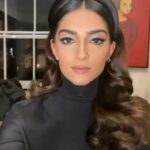 Sonam Kapoor Instagram – I feel goooood in glam thanks @official_maria_asadi @aamirnaveedhair #bestglamsquad of all time.