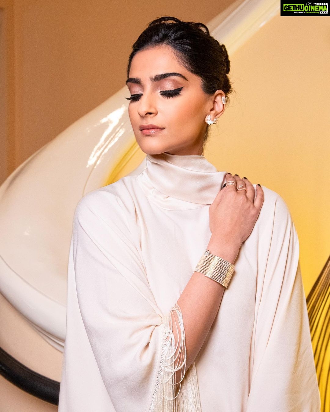 Sonam Kapoor Instagram - Always playing dress up π Photography - @cedricribeiro MUA - @official_maria_asadi Hair - @aamirnaveedhair Outfit - @tallermarmo & @ranias.corner Shoes - @maisonvalentino Jewellery - @repossi