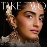 Sonam Kapoor Instagram - Diwali has got to be one of the most magical times of the year. Your surroundings are filled with sparkling lights, good food and great company of your loved ones. Although things might be a little different in 2020, let that not stop us from going all out. For this edition of #TakeTwoWithSonam, I ask you to put the Diva in Diva-li, and mix up your style by creating funky looks using accessories! All you gotta do is: Upload the looks you’ll be recreating for #TheAccessoryEdit Don’t forget to get creative with your looks Remember to tag me. Use the hashtag #TakeTwoWithSonam PS, the deadline for this round is on 15th November — so get your styling game going! #TakeTwoWithSonam #StyleFiles #FestiveSeason #DiwaliLookbook #Diwali #DiwaliParty #Lookbook #Style #Fashion #Fashion #Accessories #OOTDOnFleek #FashionObsessed #FestiveForever #FestiveVibes