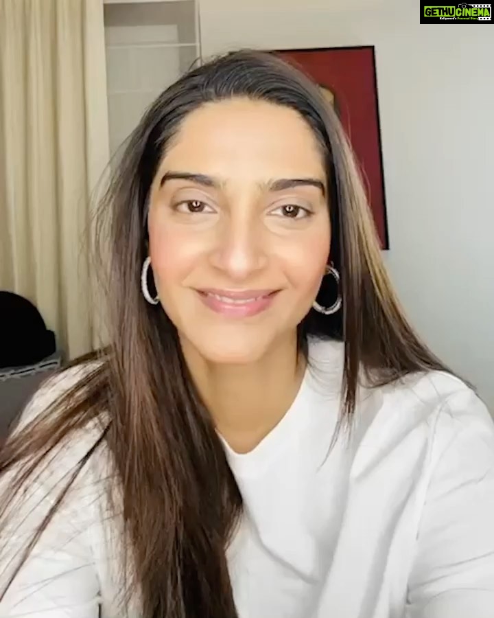 Sonam Kapoor Instagram - Anand’s 5 favourite cities! I’m fairly confident about this one; over the years we’ve had several chats about places that feel like home, and the ones that are memorable to us. I’d say our choices are pretty similar, for different reasons of course—so I hope I’ve got these right, @anandahuja ! I love you, and I’m so excited for your birthday. 💕 🎂 #EverydayPhenomenal #HappyBirthdayAnand #5daystogo #Birthday #BirthdayWeek#Delhi #Mumbai #Japan #NewYork #London