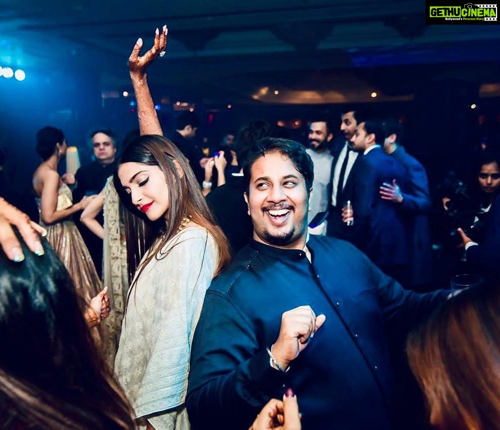 Sonam Kapoor Instagram - Happy happy birthday vaishu, you’re my brother and I love you . @vaishnavpraveen