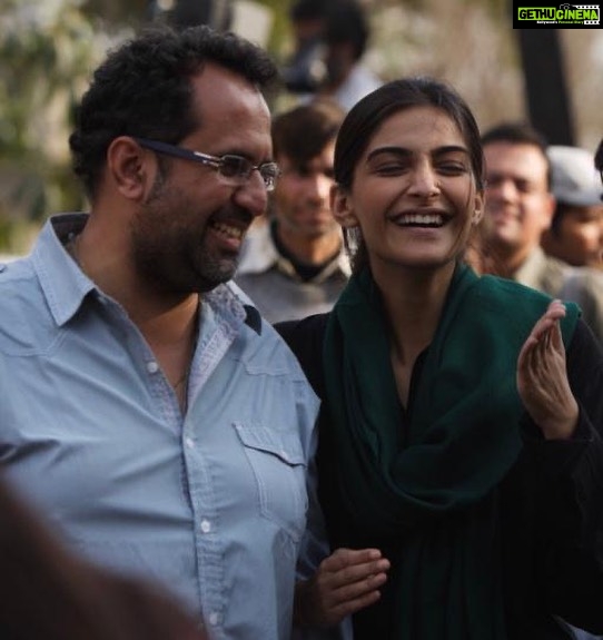 Sonam Kapoor Instagram - Happy happy birthday Anand sir! Thanks for changing everything in my life. Forever indebted to you, for having the confidence in me . Also cannot wait to eat with you again.. πβ€οΈ @aanandlrai Varanasi, India