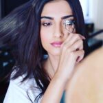 Sonam Kapoor Instagram – Impossible task 😂