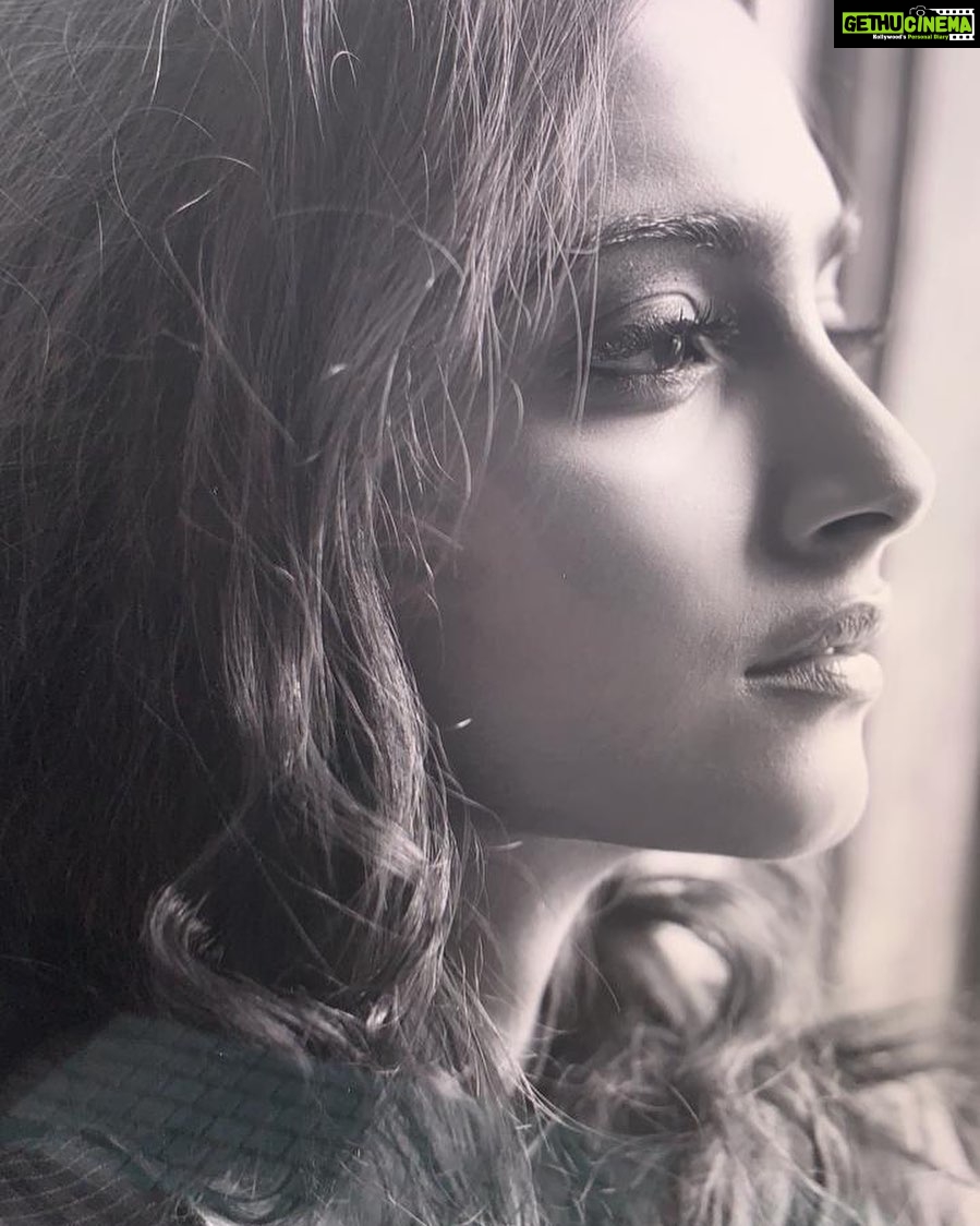 Sonam Kapoor Instagram - Unending Love I seem to have loved you in numberless forms, numberless times… In life after life, in age after age, forever. My spellbound heart has made and remade the necklace of songs, That you take as a gift, wear round your neck in your many forms, In life after life, in age after age, forever. Whenever I hear old chronicles of love, it’s age old pain, It’s ancient tale of being apart or together. As I stare on and on into the past, in the end you emerge, Clad in the light of a pole-star, piercing the darkness of time. You become an image of what is remembered forever. You and I have floated here on the stream that brings from the fount. At the heart of time, love of one for another. We have played along side millions of lovers, Shared in the same shy sweetness of meeting, the distressful tears of farewell, Old love but in shapes that renew and renew forever. Today it is heaped at your feet, it has found its end in you The love of all man’s days both past and forever: Universal joy, universal sorrow, universal life. The memories of all loves merging with this one love of ours – And the songs of every poet past and forever.” TAGORE 📸 @ishaannair7 👗 @bosejayati