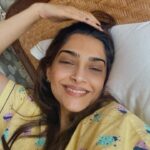 Sonam Kapoor Instagram - Good morning ! I’m grateful for so much every morning.. but mostly grateful to my most amazing husband. ♥️ and coffee .. nothing like a morning coffee! Also waking up in 🇮🇳 and 🇬🇧 is equally special!