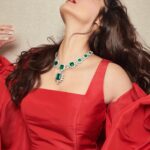 Sonam Kapoor Instagram - “I don’t entirely approve of some of the things I have done, or am, or have been. But I’m me. God knows, I’m me. “ Elizabeth Taylor Thank you so much @bulgari for letting me borrow this iconic necklace that belonged to an Icon I greatly admire. Elizabeth Taylor was the epitome of what a movie star should be. 👗 @wadha 💎 @bulgari 💄 @artinayar @bbhiral 📸 @thehouseofpixels STYLE @rheakapoor