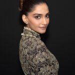 Sonam Kapoor Instagram – Went to the incredible annual summer exhibit @royalacademyarts 
Decided to represent in archival @anamikakhanna.in fully embroidered and beautifully styled by @nikhilmansata 
💎@jessica_mccormack 
💄by the wonderful @marygreenwell
 💇‍♀️by the best @dayaruci 
📸 @rowben_ London, United Kingdom