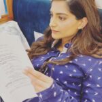 Sonam Kapoor Instagram - Memorising lines , building characters and being present while emoting. 🎭🎨