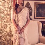 Sonam Kapoor Instagram - Sari @goodearthindia Earrings @kapoor.sunita Necklace @priya.ahuja27 @priya27ahuja Kadas @anmoljewellers Rings @birdhichand HMU - @namratasoni Styling @rheakapoor Team @sanyakapoor @vani2790 Photos @thehouseofpixels