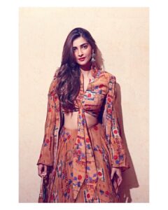 Sonam Kapoor Instagram - मसाबा x रीया In The Lost Letters Printed Lehenga from the Masaba x Rhea Collection! #TheChroniclesOfFemininity @rheakapoor @masabagupta Earrings - @amrapalijewels Hair - @bbhiral Makeup - by me! 💁🏽‍♀️ 📸- @thehouseofpixels