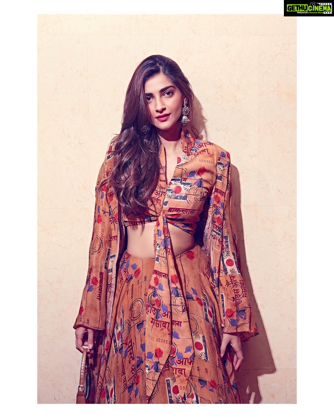 Sonam Kapoor Instagram - मसाबा x रीया In The Lost Letters Printed Lehenga from the Masaba x Rhea Collection! #TheChroniclesOfFemininity @rheakapoor @masabagupta Earrings - @amrapalijewels Hair - @bbhiral Makeup - by me! 💁🏽♀️ 📸- @thehouseofpixels
