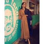 Sonam Kapoor Instagram - “It's calm under the waves in the blue of my oblivion.” Fiona Apple 👗 @bouguessa 🥿 @mansurgavriel 💇‍♀️ @bbhiral 💄 @makeupbybrookehill 📸 @thehouseofpixels Original Farmers Market, Los Angeles