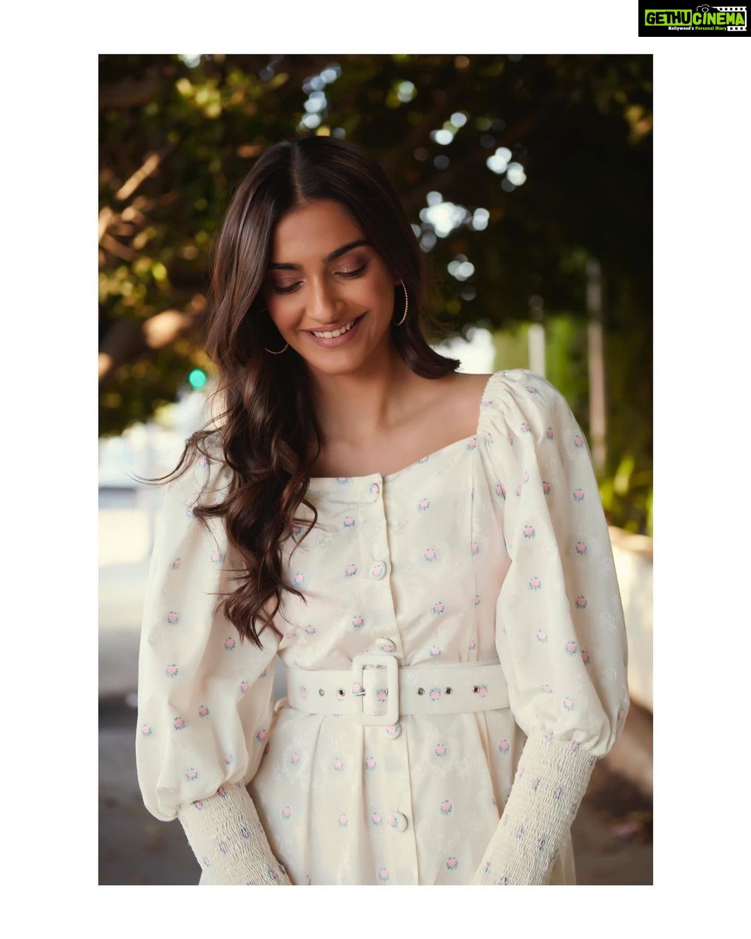 Sonam Kapoor Instagram - βA flower cannot blossom without sunshine, and man cannot live without love.β β Max π @nduoofficial π₯Ώ @therow π @louisvuitton π @makeupbybrookehill πΈ @thehouseofpixels Los Angeles, California