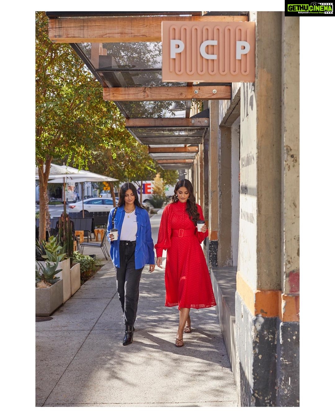 Sonam Kapoor Instagram - But first coffee ā at @pcpla at @rowdtla! Guys this coffee shop really takes the time to brew the perfect cup. Did I mention they also have ricotta pancakes here!? Yum! š @discoverLA #discoverLA #LAtheKapoorWay PCP DTLA