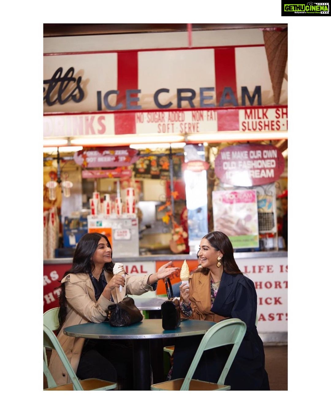Sonam Kapoor Instagram - Love strolling through the iconic @farmersmarketla 🤗 So many amazing food stalls to choose from. Seriously can’t get enough of the sweets here!🍦@discoverLA #discoverLA #LAtheKapoorWay Original Farmers Market, Los Angeles