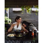 Sonam Kapoor Instagram - Lunch for two please! 👯‍♀ @mtnvenice prepared the most delicious meal for us! @discoverLA #discoverLA #LAtheKapoorWay also a special shout out to @ozcardagrouch for showing us such a good time and making us eat a great meal! 🤗 🍣 MTN