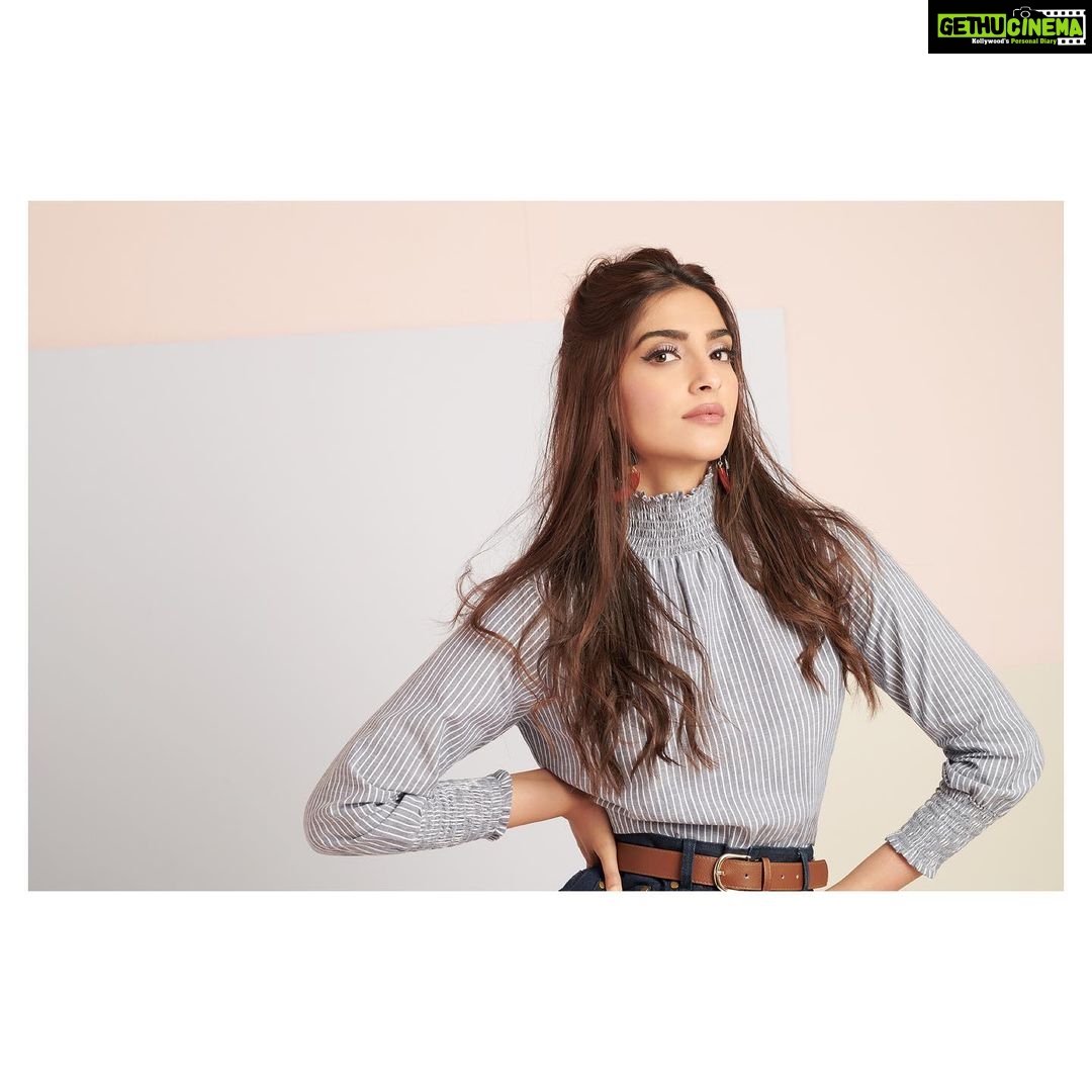 Sonam Kapoor Instagram - #NoRhesonICant get through the week in our #AW19Collection. Out now at @shoppers_stop @wearerheson @rheakapoor