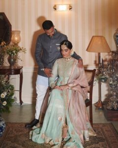 Sonam Kapoor Instagram - ♥️ #everydayphenomenal Anil Kapoors House, Juhu, Mumbai
