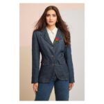 Sonam Kapoor Instagram - Suit up in denim! 👖🌹 Available at @shoppers_stop. @wearerheson @rheakapoor #Repost @rheakapoor Denim and tailoring for life! Dream in blue 👐 @sonamkapoor #AW19Collection out now at @shoppers_stop #NoRhesonICant