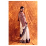 Sonam Kapoor Instagram - Outfit: @anamikakhanna.in Beauty: @kaushikanu Jewellery: @apalabysumitofficial Styled by: @rheakapoor Assisted by: @navyachanana Photographed by: @nayantaraparikh