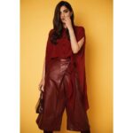 Sonam Kapoor Instagram - लाल मिर्च 🌶 For #TheZoyaFactor Promotions Outfit @petarpetrovofficial Bag @manu_atelier Earrings - @adihandmade Rings - @irasvajewellery Bracelets - @anmoljewellers @mahesh_notandass Beauty @artinayar Hair @alpakhimani Style @rheakapoor Team @vani2790 @manishamelwani @sanyakapoor @malavikachauhan Photographs @thehouseofpixels