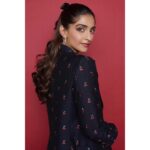 Sonam Kapoor Instagram - Put on your lucky pants For #TheZoyaFactor Suit @gucci Shoes @louboutinworld Earrings @gehnajewellers1 Necklaces @jet_gems & @gehnajewellers1 Beauty @artinayar Hair @alpakhimani Styled by @rheakapoor Assisted by @sanyakapoor @vani2790 @manishamelwani @ria.kothari @malavikachauhan Managed by @neeha7 Shot by @thehouseofpixels