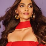 Sonam Kapoor Instagram - For the trailer launch of #TheZoyaFactor Outfit: @georgeshobeika Earrings: @misho_designs Bracelet: @thelinehq Rings: @adihandmade Shoes: @arcosantiworld Bag: @suvimolbkk Hair: @alpakhimani Makeup: @artinayar Styling: @rheakapoor Assistant stylists: @manishamelwani @vani2790 @sanyakapoor Photographer: @thehouseofpixels