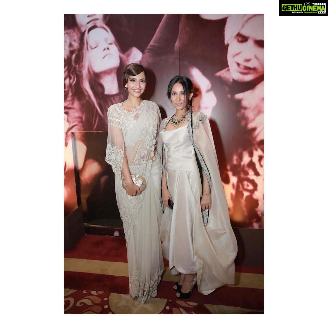 Sonam Kapoor Instagram - Happy Birthday my dearest @anamikakhanna.in. You’ve been the most amazing friend and confidant a girl could ask for. You’re a creative powerhouse with a design sensibility that’s pure brilliance! Thank you for always being there for me. I love you. I’m missing you loads today. 😘