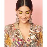 Sonam Kapoor Instagram – I’ve got a secret smile and I use it only for you!
Jackets & pants @anamikakhanna.in
Earrings @kapoor.sunita
Boots @stuartweitzman
Makeup @savleenmanchanda
Hair @alpakhimani
Styled by @rheakapoor
Assisted by @sanyakapoor
📸 by @thehouseofpixels