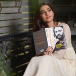 Sonam Kapoor Instagram - #FIRSTLOOK Mehra is a great mentor for any actor in the industry. To see his zeal and vision translate onto the screen is truly magical! He’s now sharing his vision and journey with everyone through #TheStrangerInTheMirror. Here's the first look of @rakeyshommehra’s autobiography. Releasing on 27th July, 2021. @officialreetagupta @rupa_publications #StrangerInTheMirror #SITM #autobiography #RakeyshOmprakashMehra #makingofthemaker #lifestory #coverreveal #unputdownable #indiancinema #comingsoon
