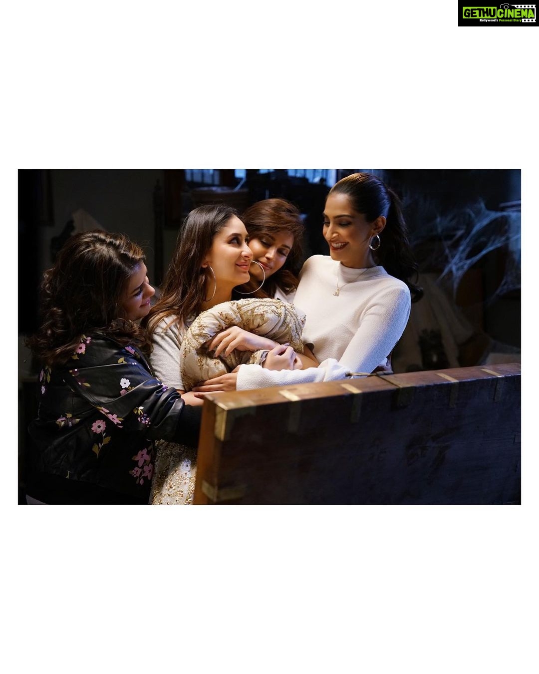 Sonam Kapoor Instagram - One year since @vdwthefilm released. I’ve made life long friendships with these amazing women. Love you my veeres. Also @rheakapoor you broke the glass ceiling with a fucking hammer unapologetically. I love you and I’m so proud of you. Thank you @ektaravikapoor for being such a girl boss, you are an inspiration. @ghoshshashanka you always bring out the bestest in me.. can’t wait to do another amazing film with you. Love you all!
