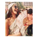 Sonam Kapoor Instagram - Feeling fan-tastic 💁‍♀ #Throwback #SummerMadness