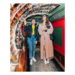 Sonam Kapoor Instagram - Oh, look 👀 No big deal, Just @vidyavox and I geeking out over books in one of our favourite spots in @discoverLA: The Last Bookstore (@thelastbookstorela) 😍📚 Tap link in bio to see what else we did in LA! #discoverLA #bookstore #LA