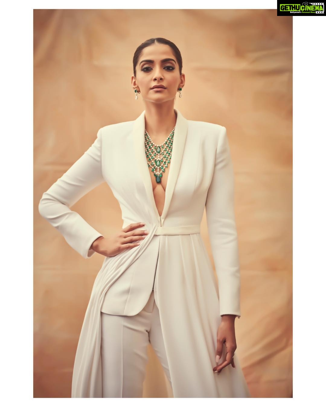 Sonam Kapoor Instagram - This necklace is everything! In a custom @ralphandrusso couture tuxedo Jewellery by @chopard 👠by @jimmychoo Styled by @rheakapoor Assisted by @manishamelwani & @vani2790 Hair by @bbhiral Make up by @artinayar 📸: @thehouseofpixels #chopardparfums #festivaldecannes #cannes2019 #SonamAtCannes