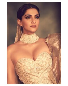 Sonam Kapoor Instagram - For the @chopard #lanuitdesrois dinner party in @abujanisandeepkhosla