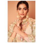 Sonam Kapoor Instagram - An Old fashioned gal