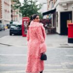 Sonam Kapoor Instagram - Hello hello! Ready to cheerfully take on the world! 👗 @michaelkors 💎 @amrapalijewels @vogueindia @priyankaskhanna @deepikagehani thanks for organising an amazing morning! 🎥 @moeez 💄 @mallika_bhat 💇‍♀️ @aamirnaveedhair Michael Kors Collection