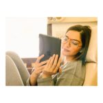 Sonam Kapoor Instagram - So there wasn’t any inflight entertainment on my flight back and my husband fell asleep straight after taking this picture. So I ended up reading three books and two magazines on my mini iPad that I thankfully had the presence of mind to slip into my handbag. #ipadmini #everydayphenomenal @anandahuja 📸