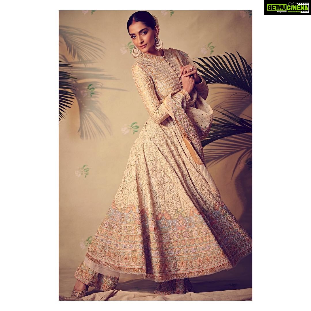 Sonam Kapoor Instagram - Last night, we walked down the ramp with something bigger than fashion in mind. We walked for hope, strength, perseverance and love. Thank you @abujanisandeepkhosla and @cpaaindia for putting this fabulous night together. Make up :@artinayar Hair: @bbhiral 📸: @thehouseofpixels @riidawg #cpaaindia #abujanisandeepkhosla #fashionforacause #inheritance