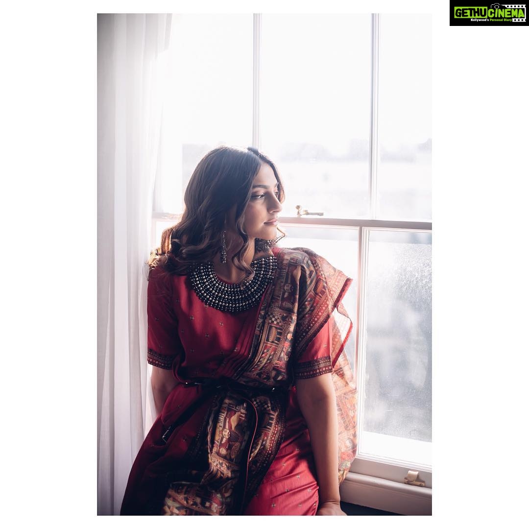 Sonam Kapoor Instagram - Window seat to Wonderland #NoRhesonICant #IndianPrincess @wearerheson @rheakapoor 📷: @moeez