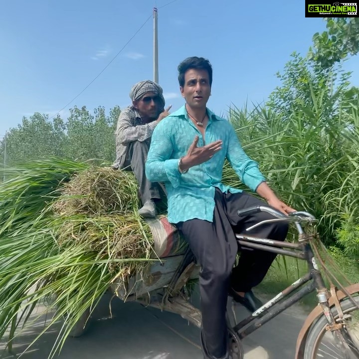 Sonu Sood Instagram - Time to feed our buffaloes 🐃 Sonu sood the milkman 😜 #supportsmallbusiness #support #supportlocal