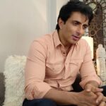 Sonu Sood Instagram – Hum sabko ek dusre ki madad karne ke liye haath aage badhate rehna hai. Kisi ek ki madad, hazaron ko ek dusre ki madad karne ke liye inspire kar sakti hai. Aapko jab bhi kahin donations karna ho, @upichalega se karo. UPI instant hai, safe hai aur easy bhi.
#ZimmedarRahoUPIkaro